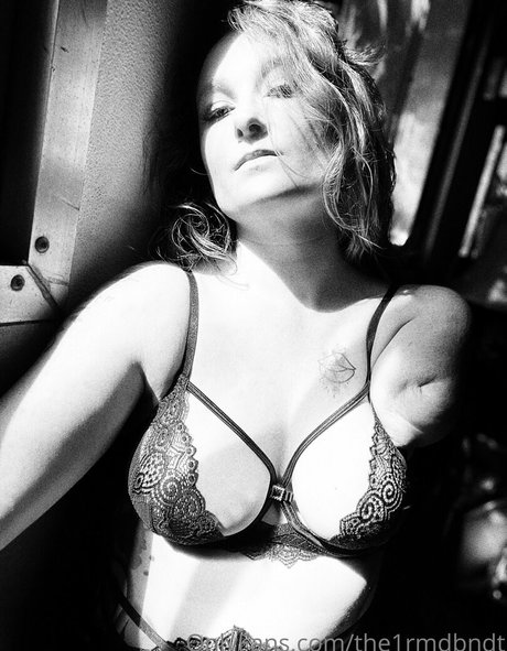 the1rmdbndt modelo adulto foto