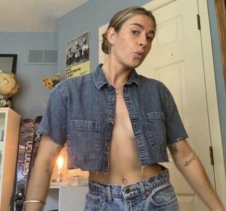 Casey Nixon actriz desnuda galerías