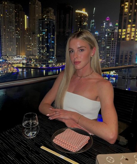 Keely Hodginkinson actriz porno foto