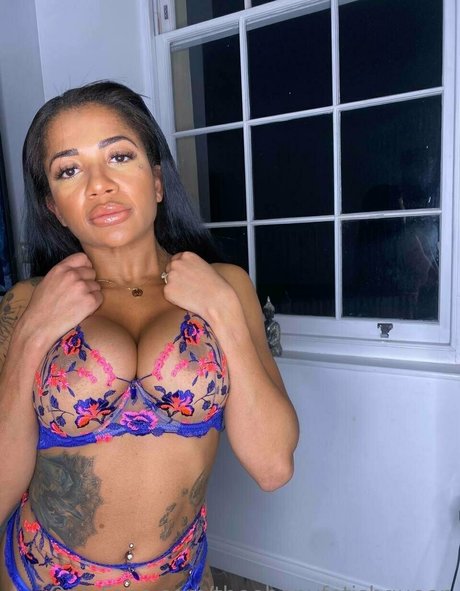 theebonyfetishqueen desnudos de modelos imagen