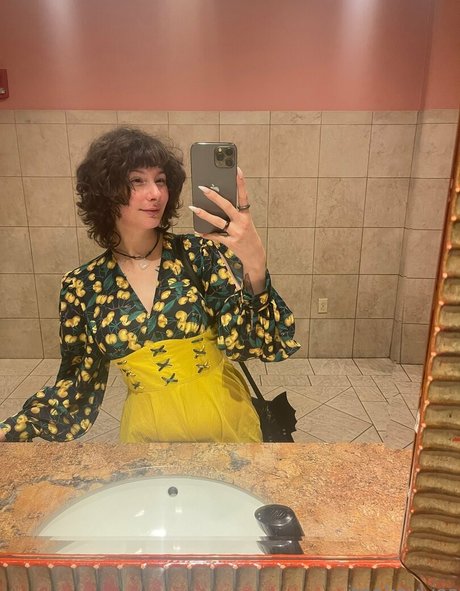 lisasayshello modelo mejor imagen