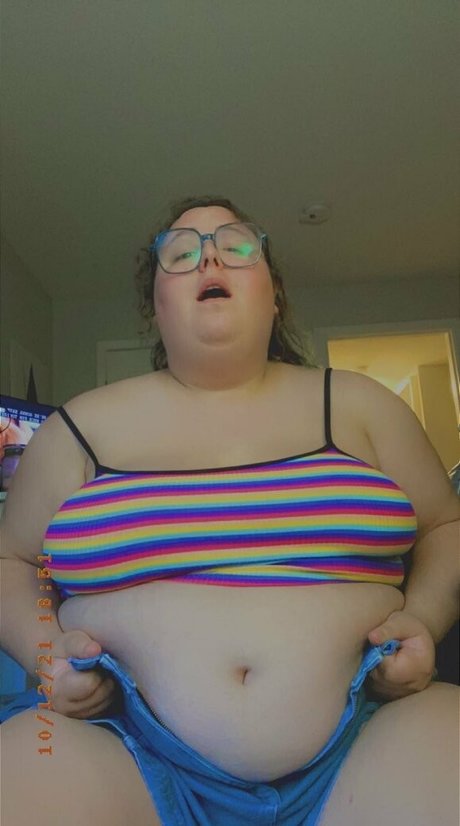 thekinkyjewess estrella porno atractiva foto