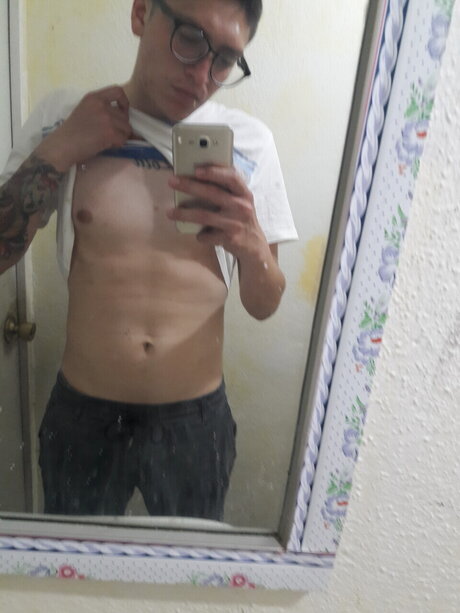 Carlos German estrella caliente fotos