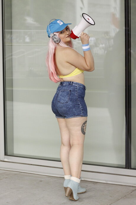 Brittany Louise arte modelo archivo