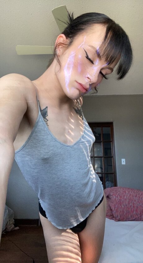 QveenV hermosa actriz imágenes