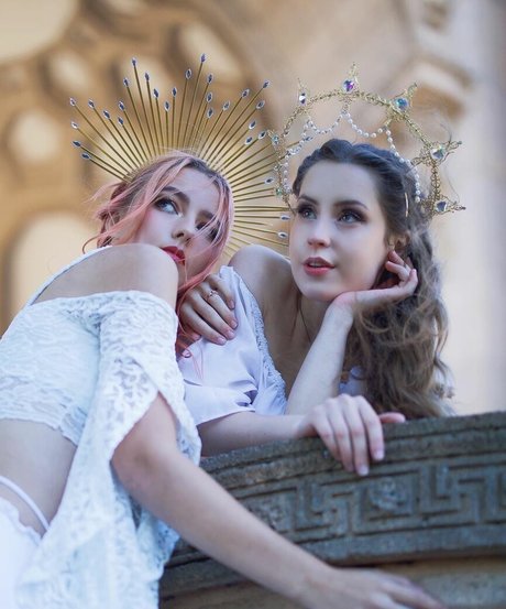 Raineemery estrella porno adulto imágenes