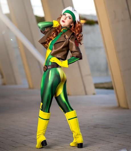 Raineemery estrella porno desnuda imagen