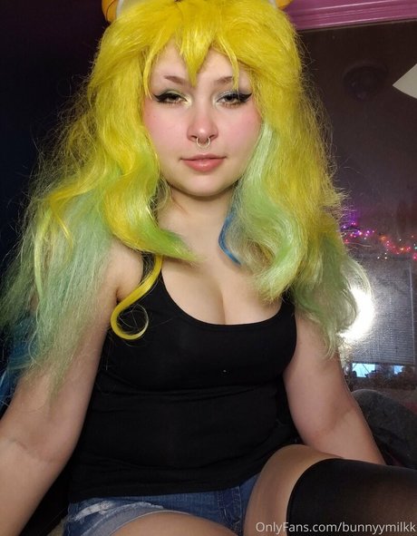 bunnyymilkk desnudos estrella porno imágenes