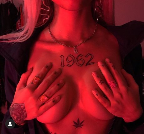 Vicky Balena estrella erótica foto