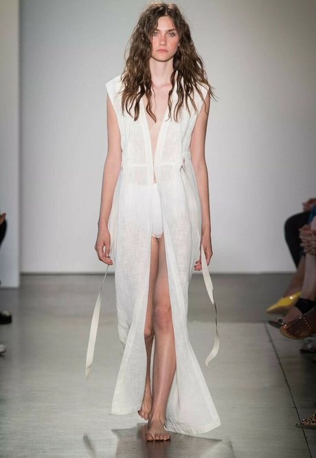 Emily Hall bonita modelo galería