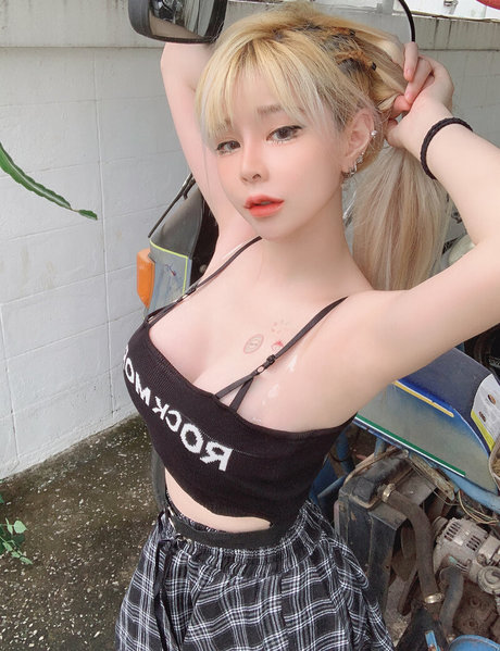 pang3pong modelo desnudo foto