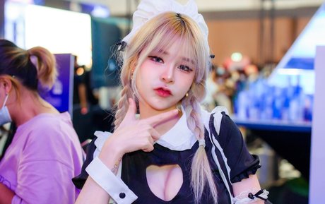 pang3pong modelo erótico fotos