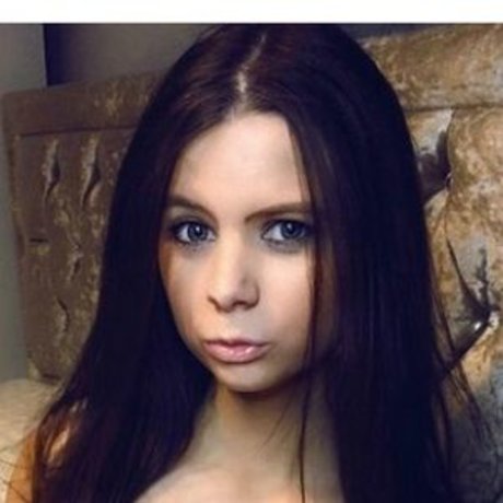 Aimee Mclennan arte modelo galerías