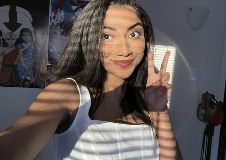 krystalogy modelo agradable imagen