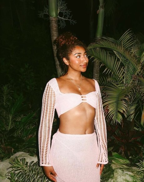 krystalogy desnudos estrella porno imágenes