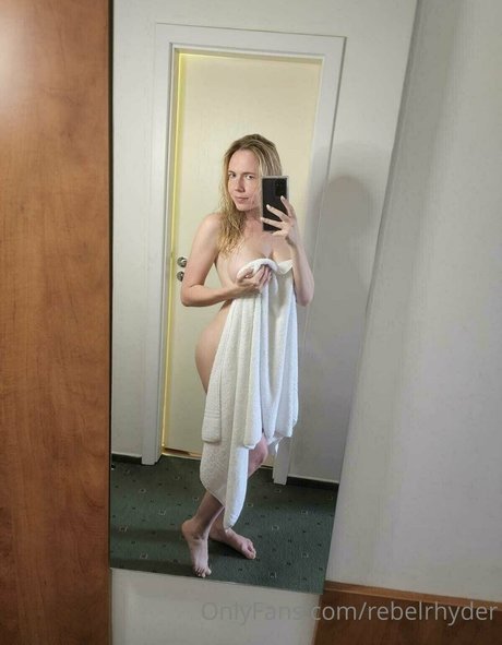 rebelrhyder bonita actriz imágenes