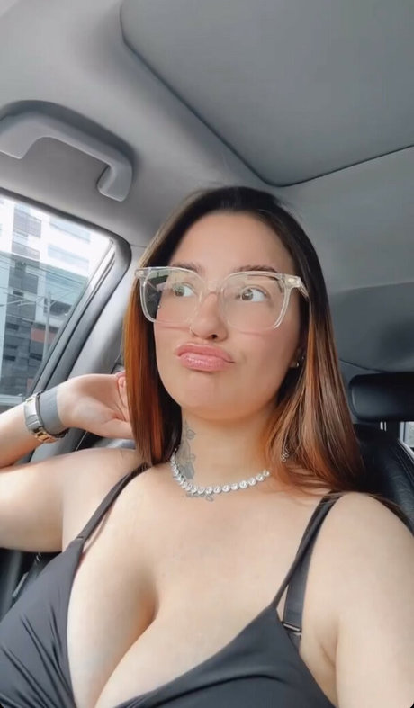 Kamila Rias estrella de alta calidad foto