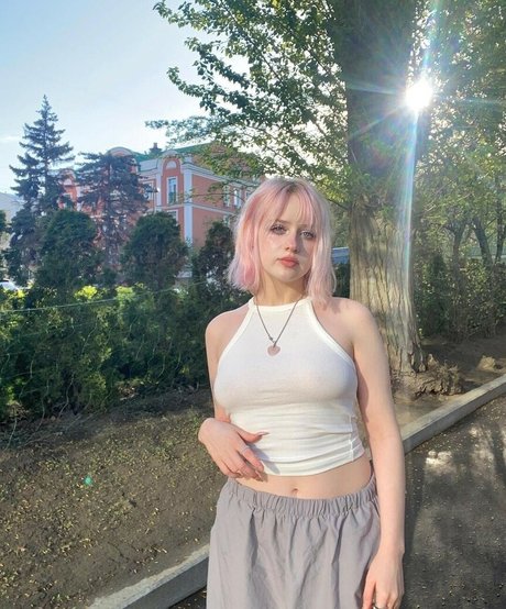 Nina Krasnolutskaya buen modelo galería