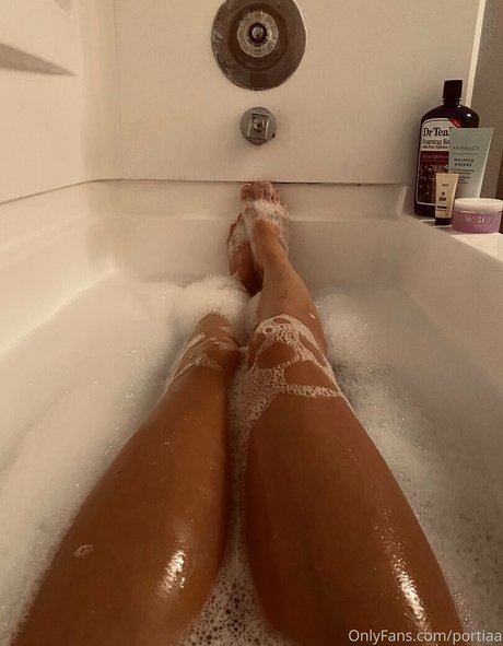 portiaa modelo desnuda imagen