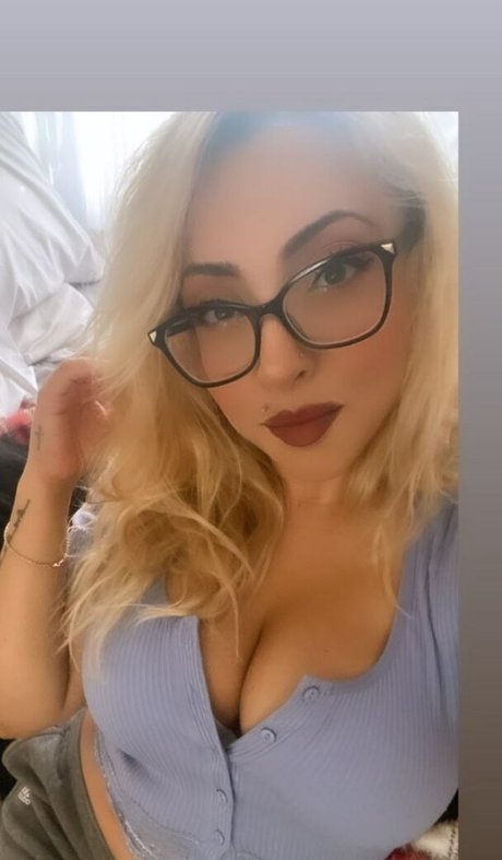 Karen Zatarain modelo porno foto