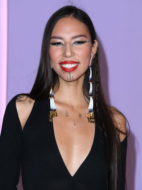 Quannah Chasinghorse actriz porno galería