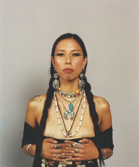 Quannah Chasinghorse estrella hermosa imagen