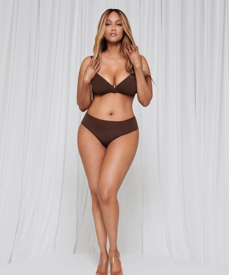 Tyra Banks modelo adulto fotos