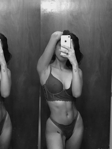 yas diaz19 sexo modelo galerías