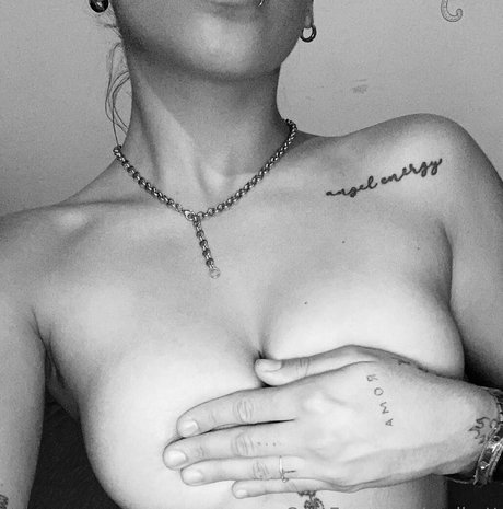 emihott modelo exclusivo foto