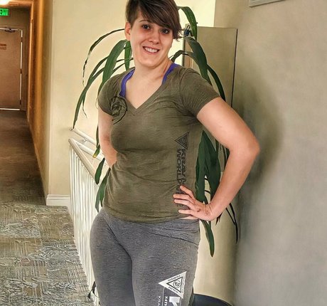 Mindless Entertainment modelo sexy archivo