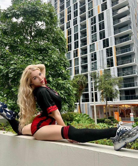 Anna Contortionist actriz perfecta galería