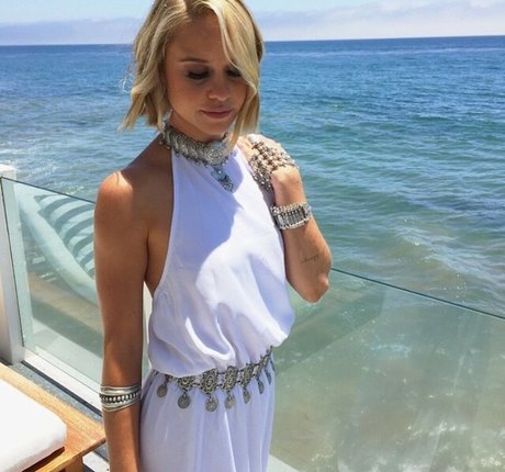 Becca Tobin modelo gratis foto