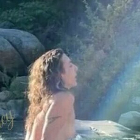 sunnyserrano estrella porno erótica imagen