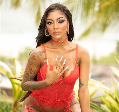 Dressa Sampaio actriz desnuda galerías