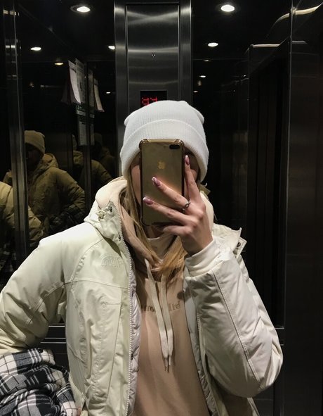 masturbación con las tetas grandes onlyfans sexy agradable foto