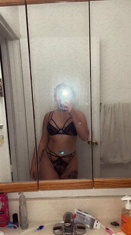 doseofdel estrella sexy imágenes