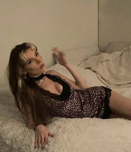 rubia asiática onlyfans norte galerías