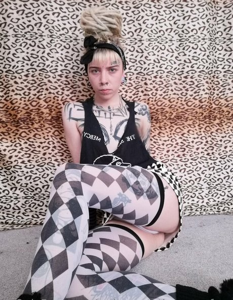 welcometothesewerfree hermosa actriz fotos