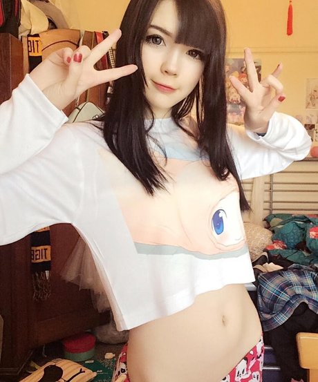 Tsuruko The Alien buen modelo archivo