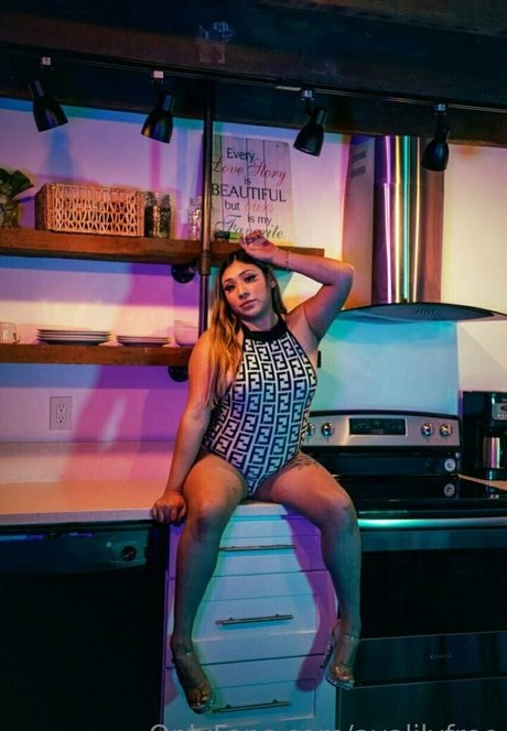 avalilyfree actriz de desnudos galería