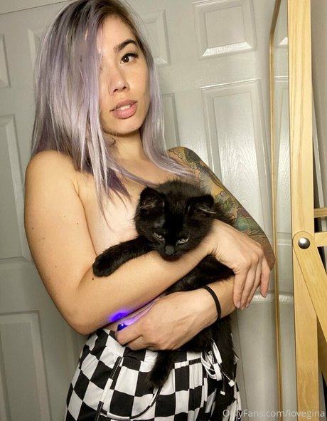 lovegina modelo desnudo foto