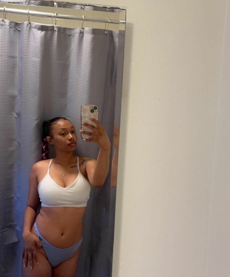 CallmeCoconasty estrella porno sexy fotos