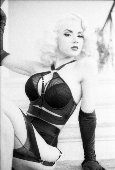 officiallymosh sexo estrella porno imágenes