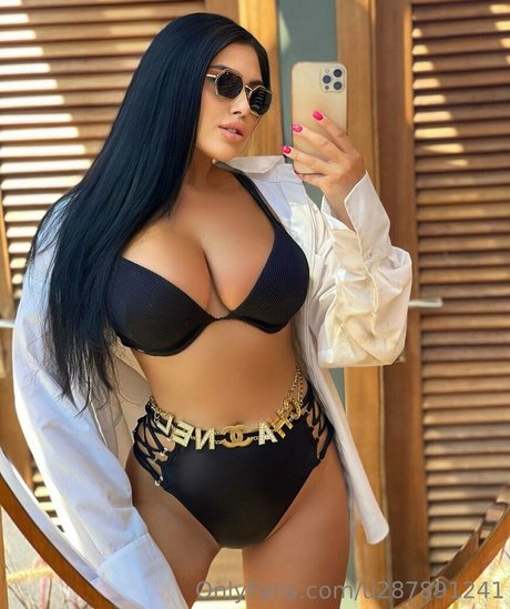 alina sexyy actriz libre imágenes