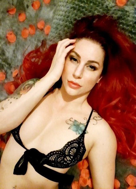 larraphoenix actriz porno imágenes