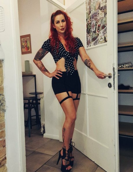 larraphoenix estrella porno erótica archivo