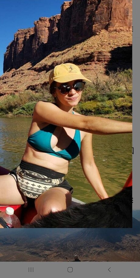 Sarah Lavender ASMR estrella porno hermosa imagen