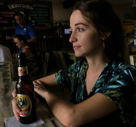 Sarah Lavender ASMR estrella porno sexy galerías