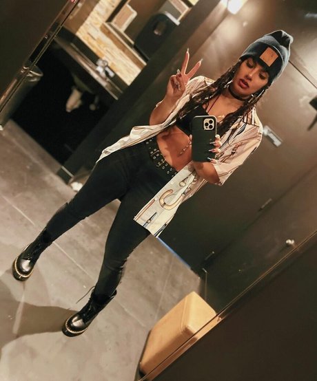 Myverse modelo bonita fotos