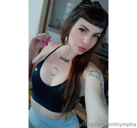 evilnympha modelo agradable imágenes